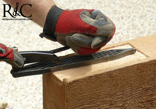 Shinto_Saw_Rasp_in_Action_m.jpg
